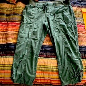 L Army green capris